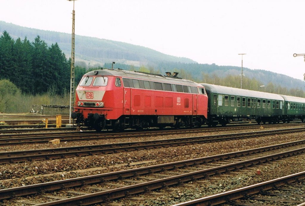 218 134-5 mit Schiebeleistung am Sonderzug mit 01 1100 in Bestwig anl��lich des Bahnhofsfestes 1997. (Scan vom Foto)